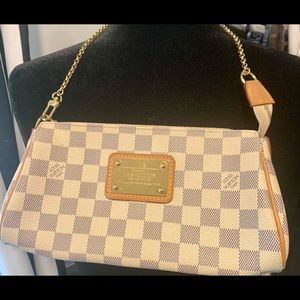 COPY - Louis Vuitton White canvas cross body bag.